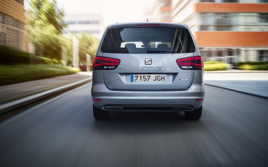  Seat Alhambra 2015 года  (фото 18 из 35)